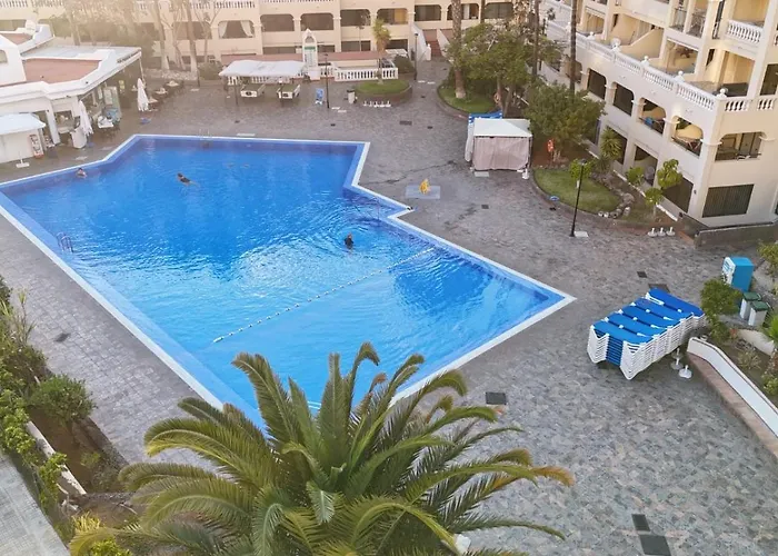 Spacious 3-bedroom Apartment, Ac, Priv Parking, Heated Pool & Ocean View In Castle Harbour, Arona *